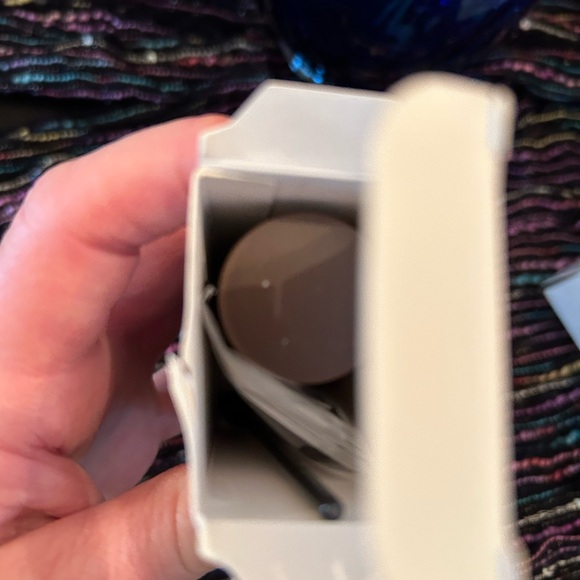 NIB - Brown Eyebrow Powder - Picture 2 of 6